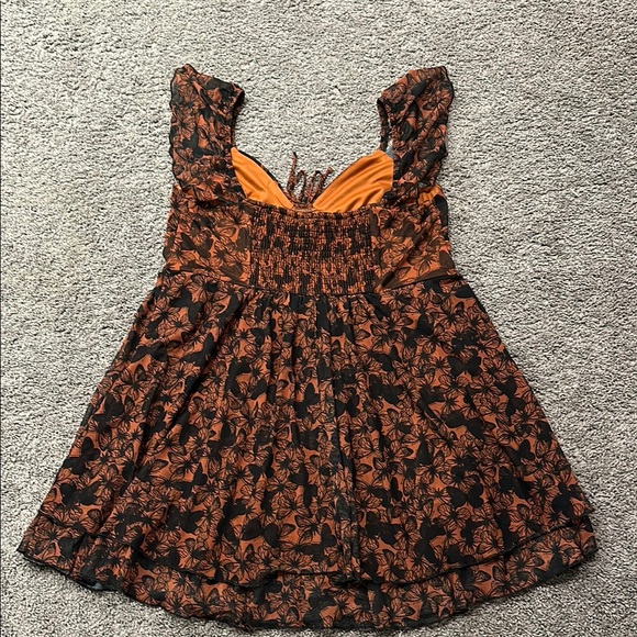 Black and burnt orange butterfly pattern babydoll dress - Picture 2 of 3